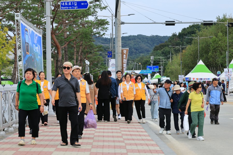 9. 27 행사장 주말 관람객 인파