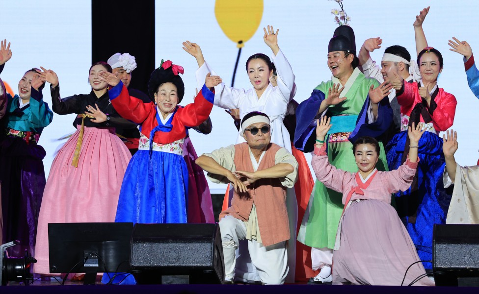 폭소춘향전 공연
